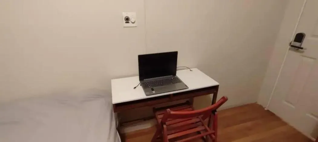 Central & Affordable Williamsburg Private Bedroom Close To Subway New York